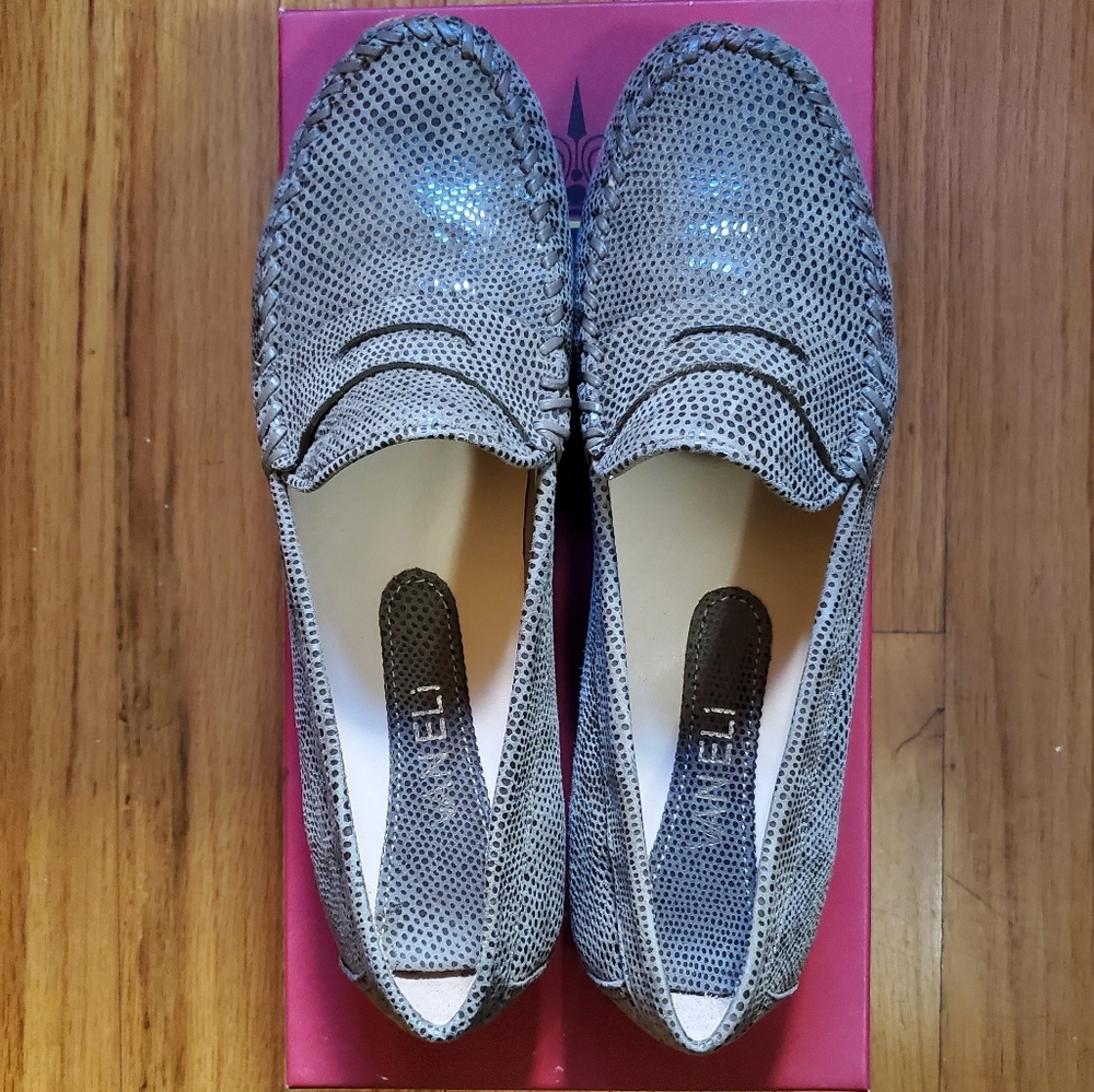 New Vaneli Ranon Taupe Print Women's Driving Moccasin Penny Loafer Shoes Size 6M